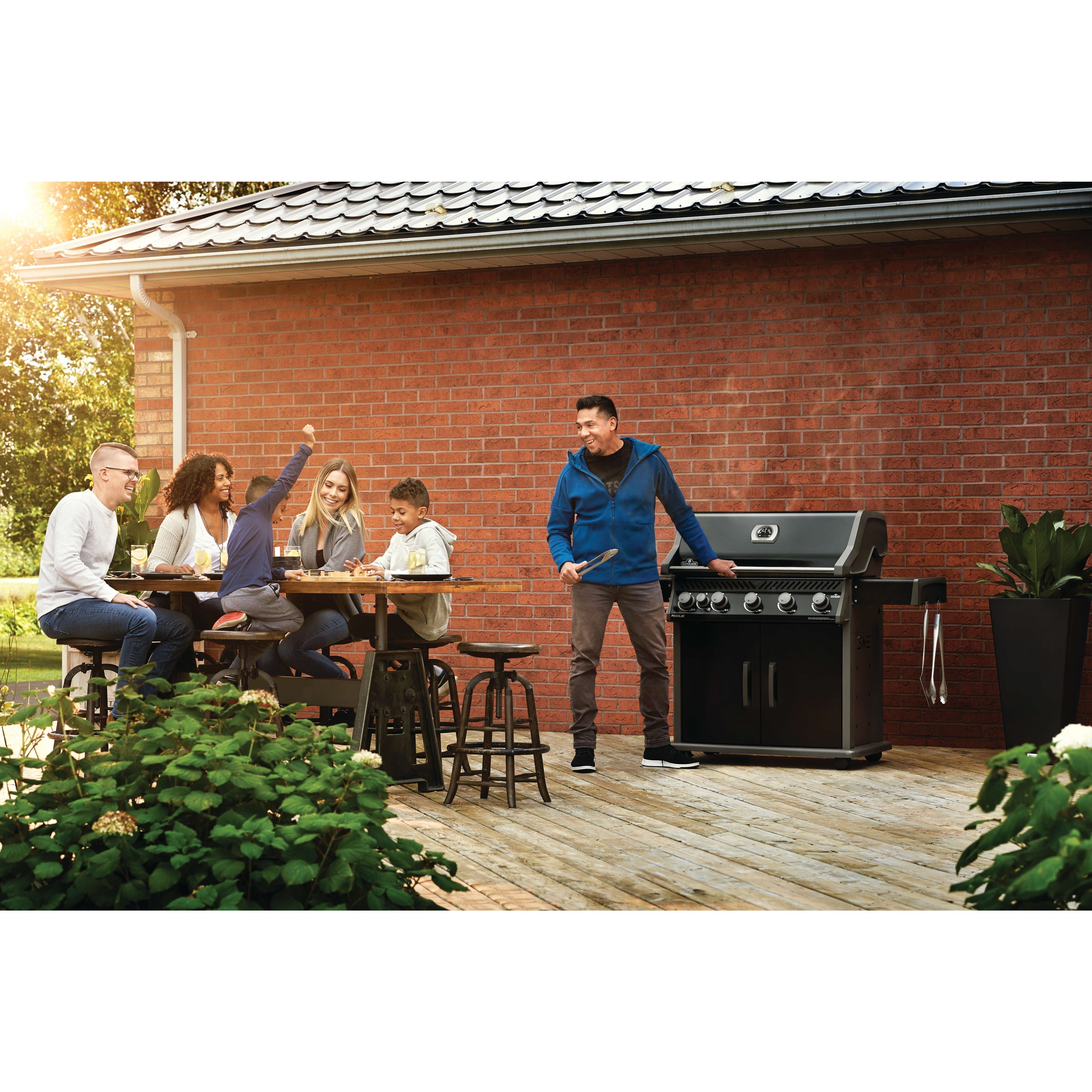 Napoleon Rogue XT 625 SIB Gas Grill