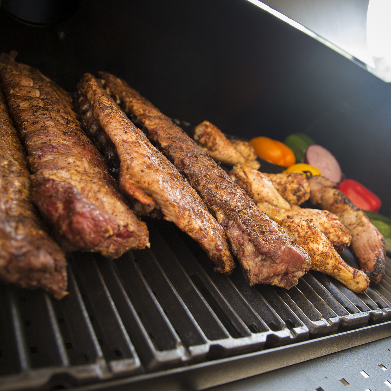 Broil King - Regal Charcoal Grill 400